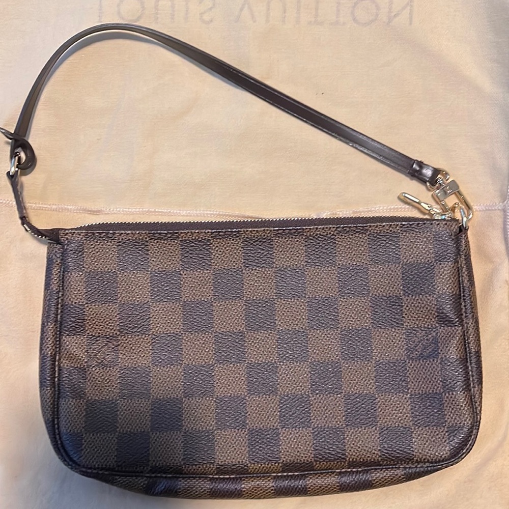 Louis Vuitton pochette accessoires
